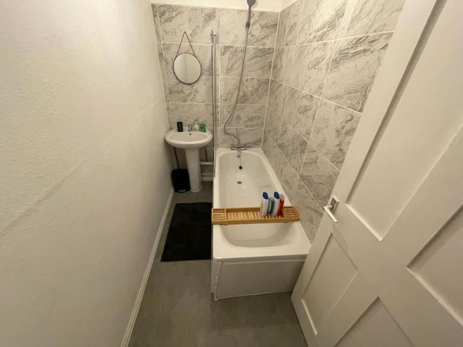 Comfy 2 Bedroom On Tower Bridge Londres Exterior foto